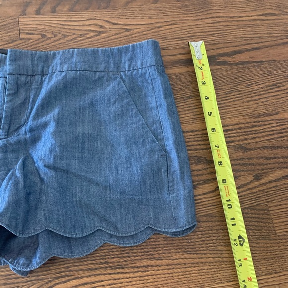 DENIM COLOURED SCALLOP EDGE SHORTS - Picture 6 of 8